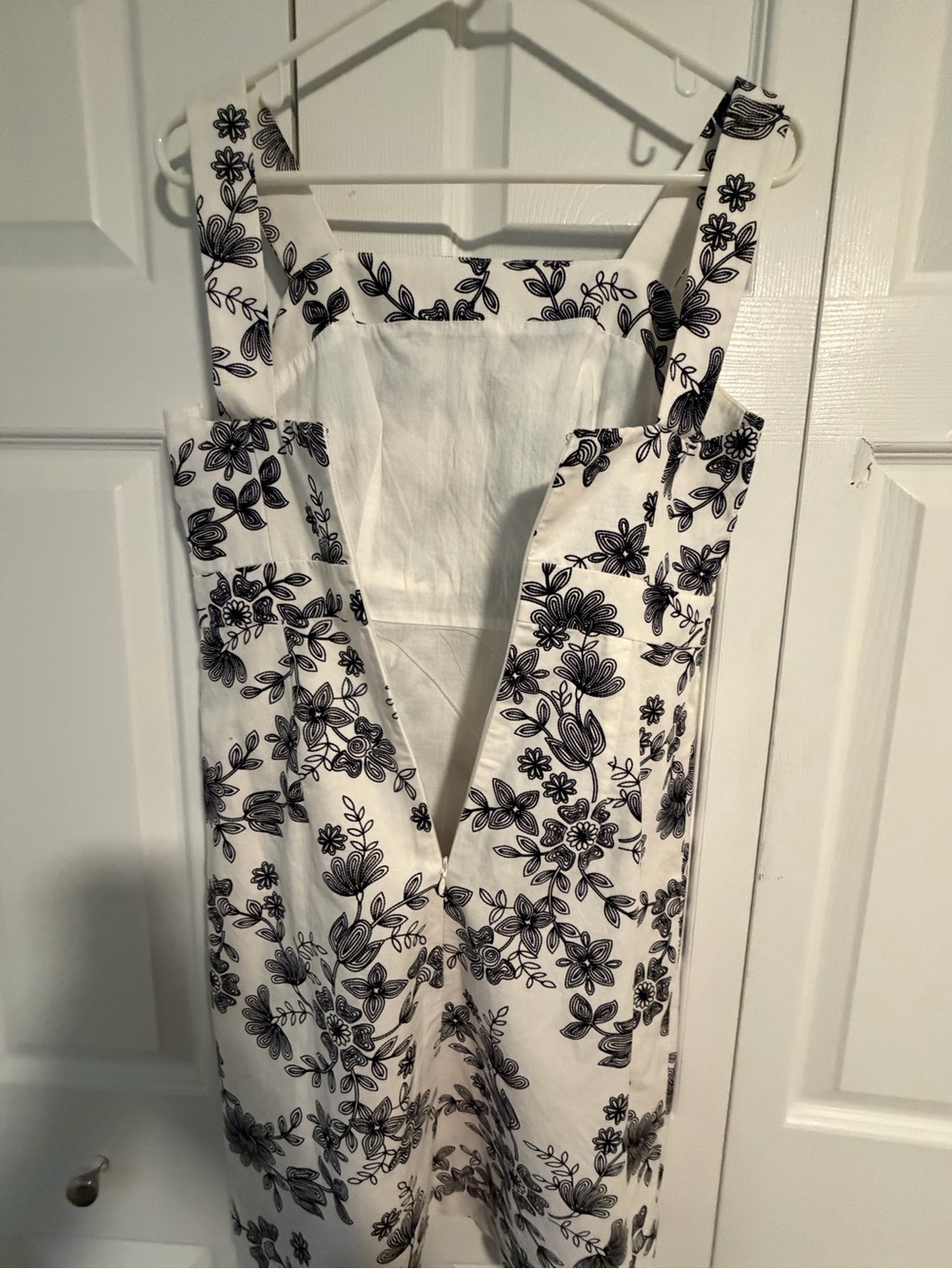 Ann Taylor White Midi Dress with Black Floral Pattern - Picture 6 of 8